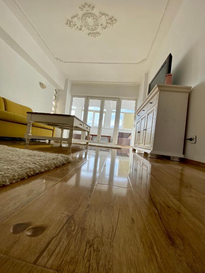 Downtown Apartment Craiova Ngoại thất bức ảnh