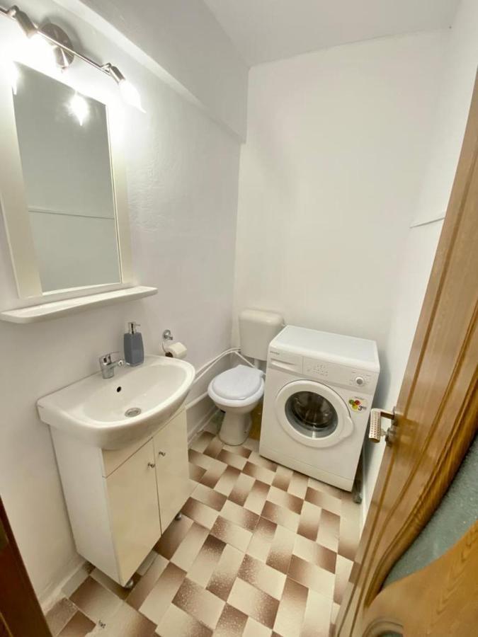 Downtown Apartment Craiova Ngoại thất bức ảnh